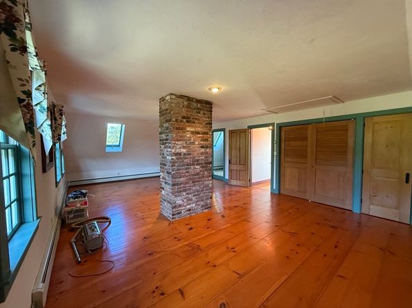 196 N Spencer Rd, Spencer MA 01562