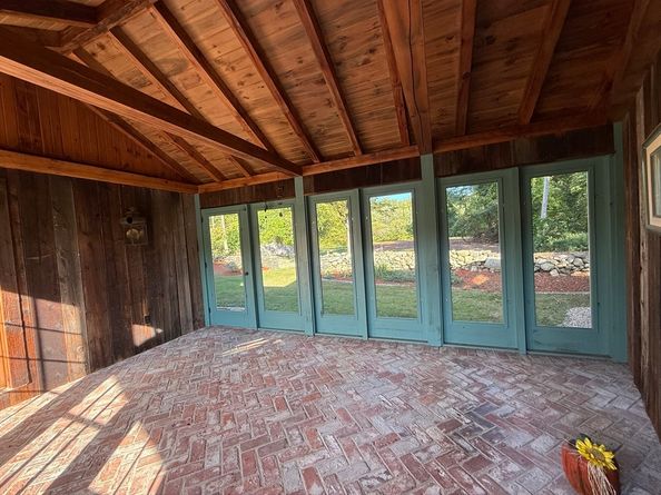 196 N Spencer Rd, Spencer MA 01562