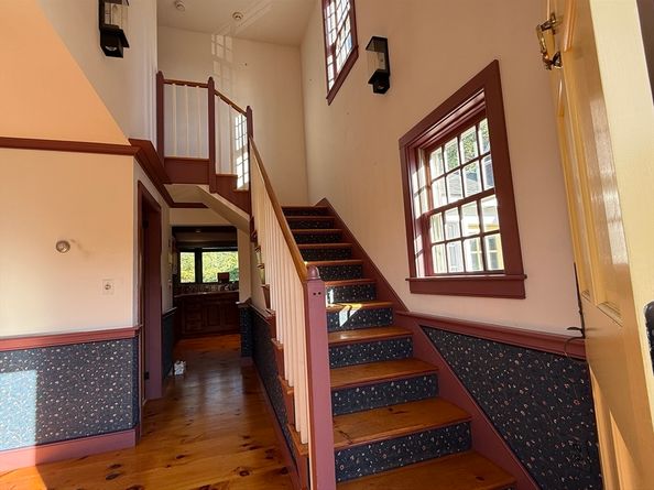196 N Spencer Rd, Spencer MA 01562