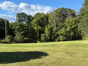 196 N Spencer Rd, Spencer MA 01562
