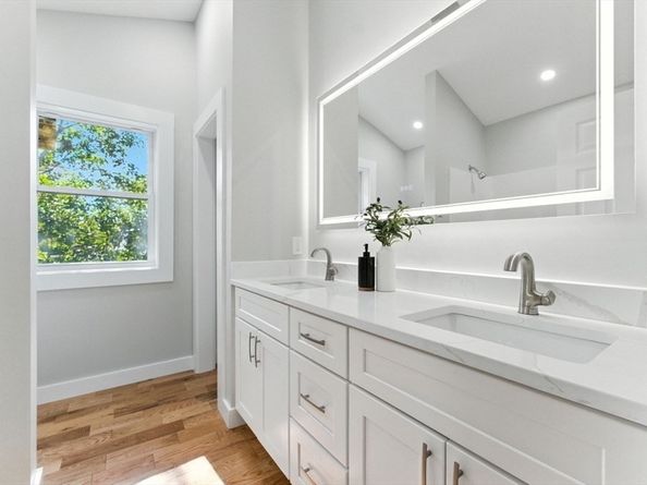 21 Hospital Hill Rd, Gardner MA 01440