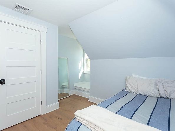79 Robert St 3, Boston MA 02131