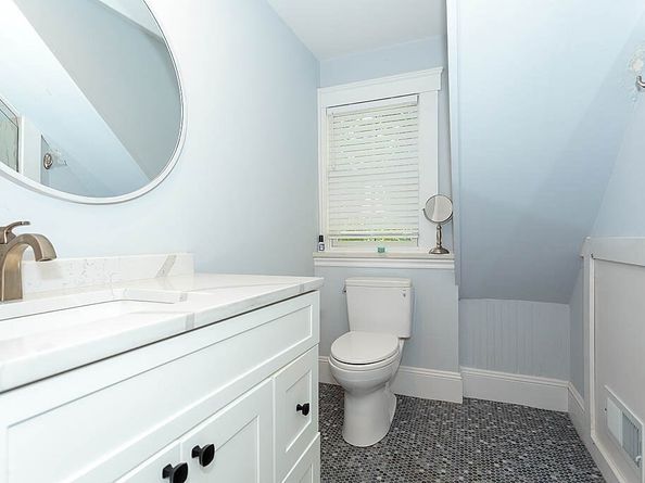 79 Robert St 3, Boston MA 02131