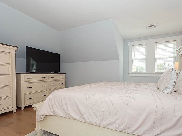 79 Robert St 3, Boston MA 02131