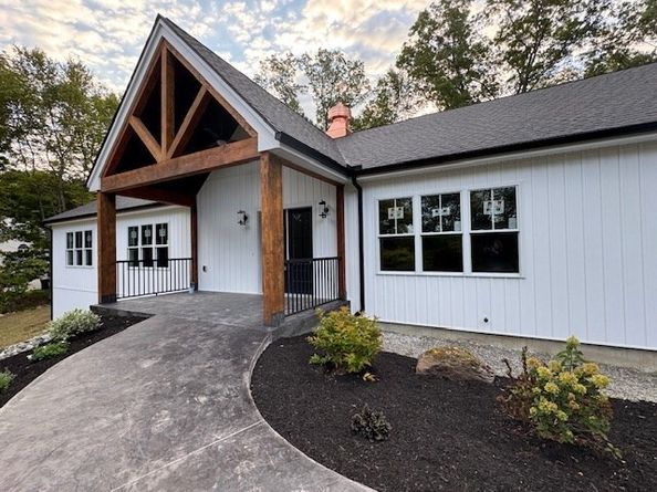 68 Lackey Dam Rd, Sutton MA 01590
