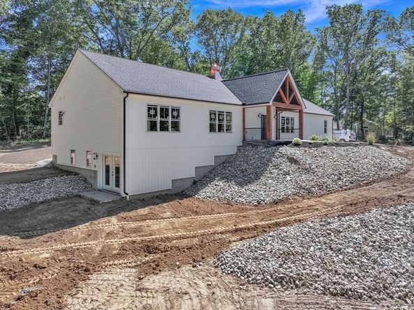 68 Lackey Dam Rd, Sutton MA 01590
