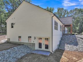 68 Lackey Dam Rd, Sutton MA 01590