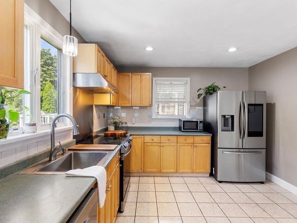 9 Sampson Ave, Swampscott MA 01907