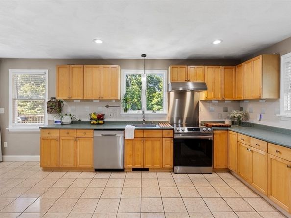 9 Sampson Ave, Swampscott MA 01907