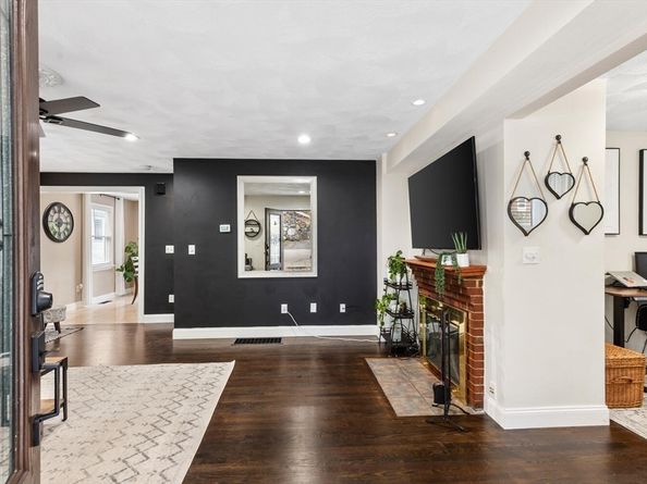 9 Sampson Ave, Swampscott MA 01907