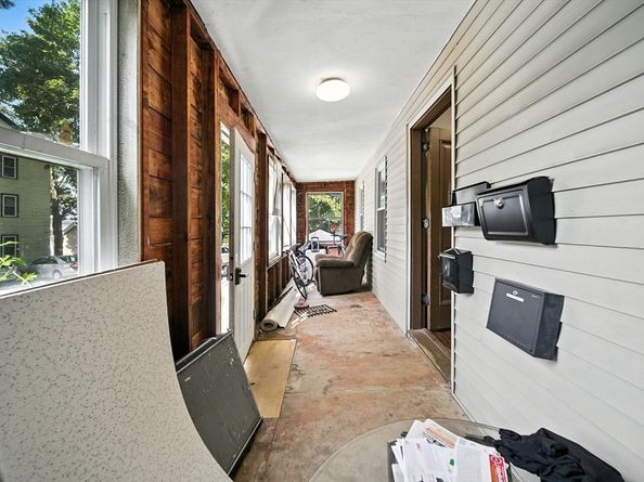 5 Robinson St, Webster MA 01570
