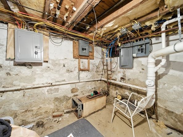 5 Robinson St, Webster MA 01570