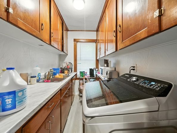 5 Robinson St, Webster MA 01570