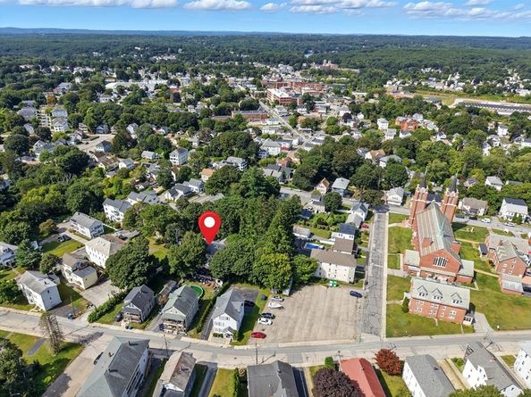 5 Robinson St, Webster MA 01570