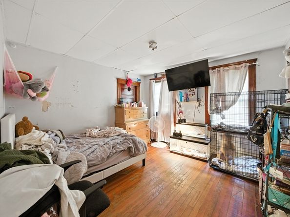 5 Robinson St, Webster MA 01570