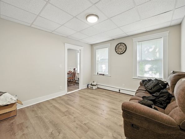 5 Robinson St, Webster MA 01570