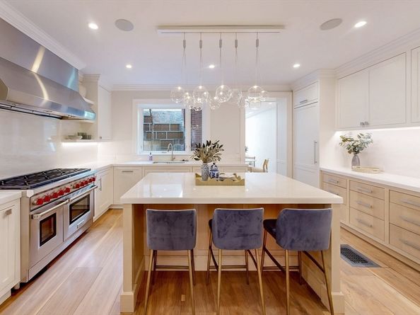 9 Chestnut St, Boston MA 02108