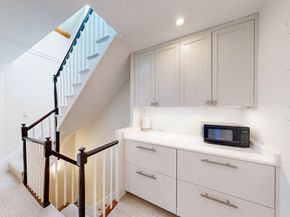 9 Chestnut St, Boston MA 02108