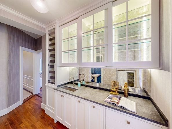 9 Chestnut St, Boston MA 02108