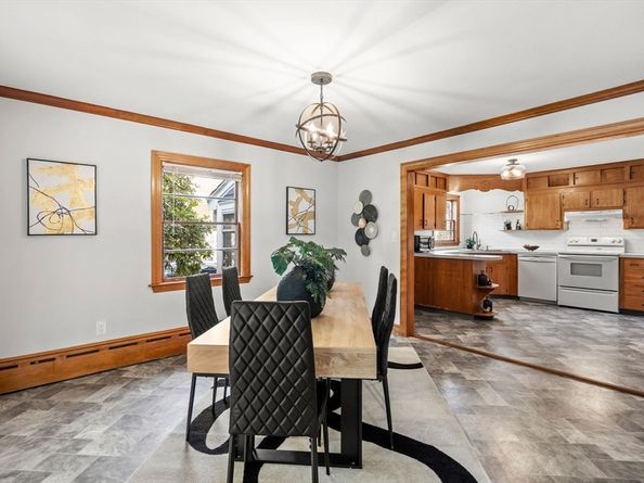 58 Spring St, Wakefield MA 01880