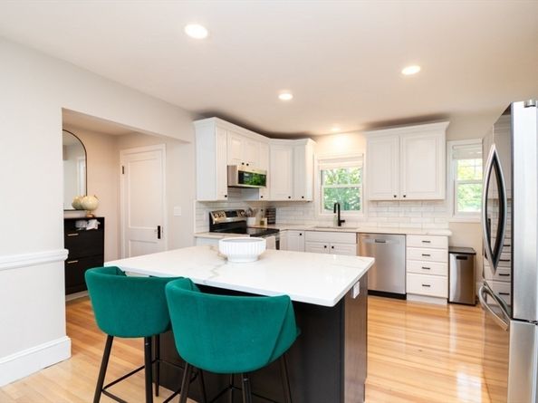 103 Brookdale Ave, Dedham MA 02026