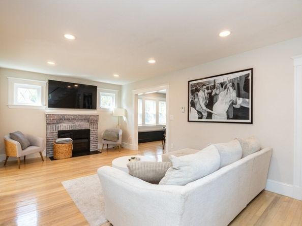 103 Brookdale Ave, Dedham MA 02026