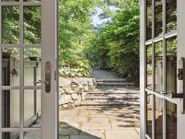 29 Willard Cmn, Concord MA 01742