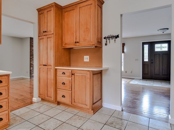39 Creeper Hill Road, Grafton MA 01536