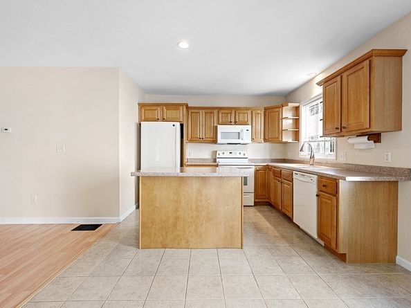 24 Meena Dr, Worcester MA 01603