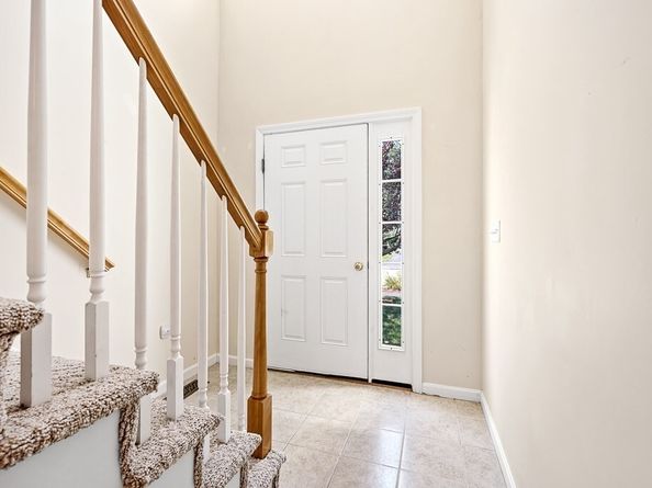 24 Meena Dr, Worcester MA 01603