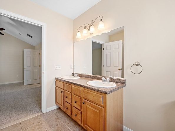 24 Meena Dr, Worcester MA 01603