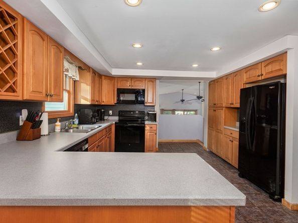 67 Russell St, Peabody MA 01960