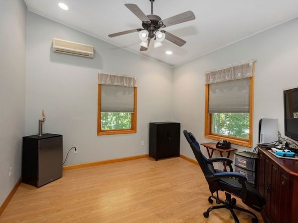 67 Russell St, Peabody MA 01960