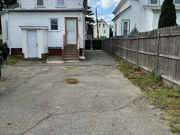 10 Arthur St, Lynn MA 01905