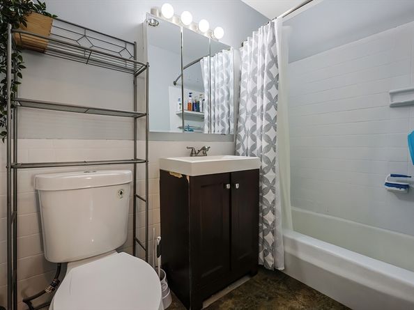 9 Royal Crest Dr 12, Randolph MA 02368