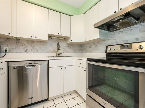 9 Royal Crest Dr 12, Randolph MA 02368
