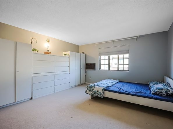 9 Royal Crest Dr 12, Randolph MA 02368