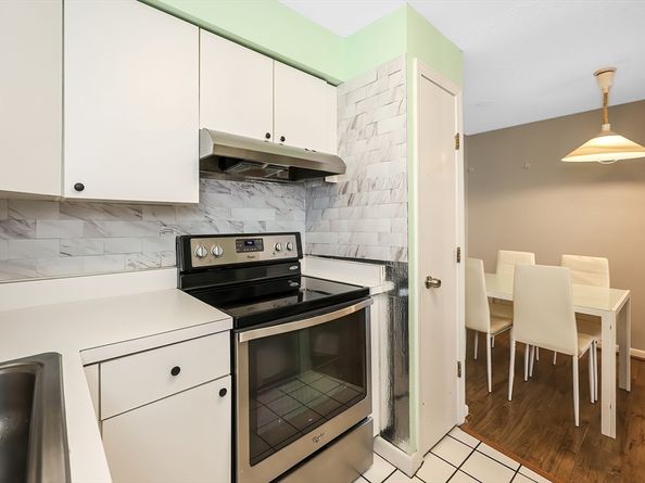 9 Royal Crest Dr 12, Randolph MA 02368
