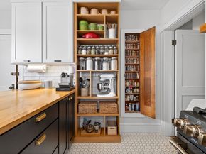 18 Saint Rose St 3, Boston MA 02130