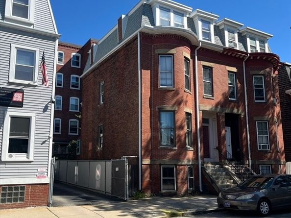 658 East Fifth, Boston MA 02127