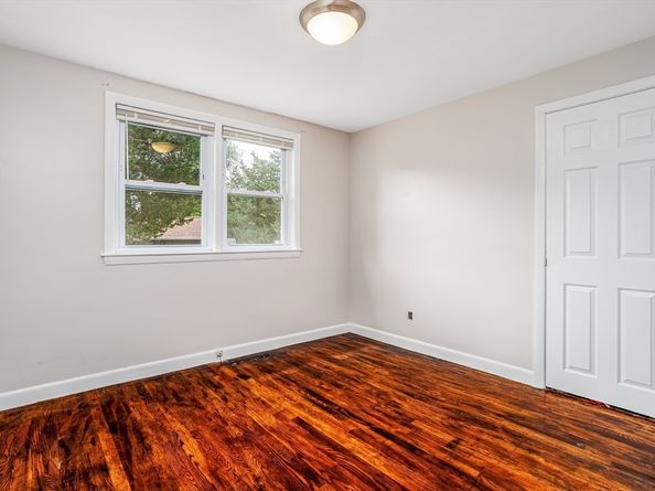 96 Roberts Ave, Holbrook MA 02343