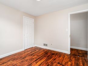 96 Roberts Ave, Holbrook MA 02343