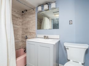 96 Roberts Ave, Holbrook MA 02343