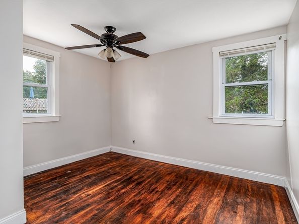 96 Roberts Ave, Holbrook MA 02343