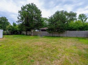 96 Roberts Ave, Holbrook MA 02343