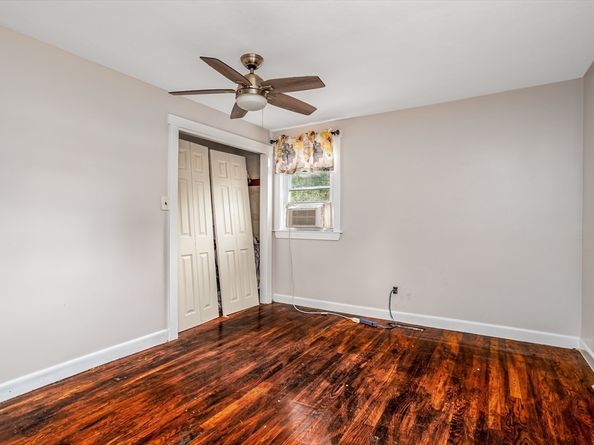 96 Roberts Ave, Holbrook MA 02343