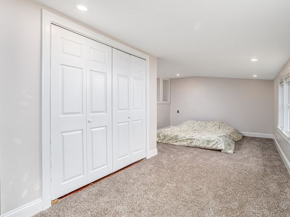 96 Roberts Ave, Holbrook MA 02343