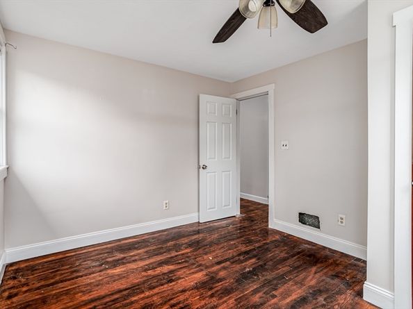 96 Roberts Ave, Holbrook MA 02343