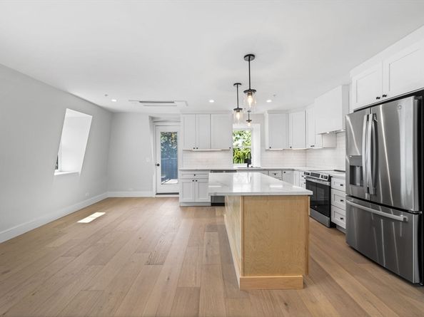 3 Franklin St 4, Somerville MA 02145