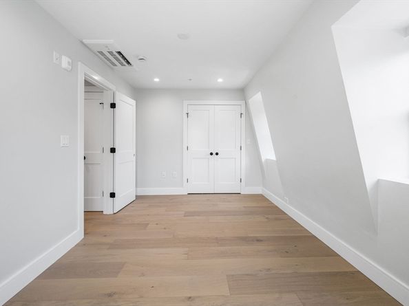 3 Franklin St 4, Somerville MA 02145